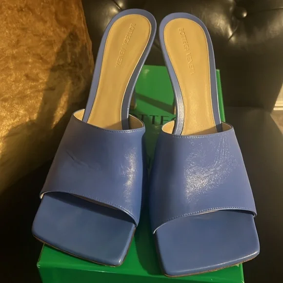 Bottega Veneta Stretch Mules. Size 42. Blue. Preowned. - Picture 3 of 7